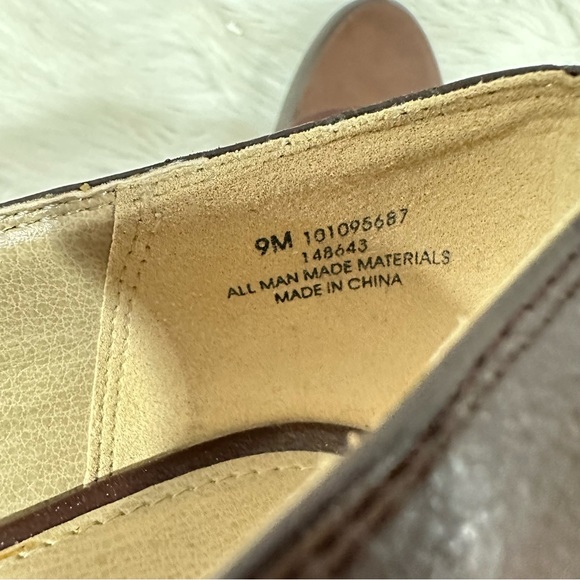 Dress Barn Brown Heels - Picture 7 of 8